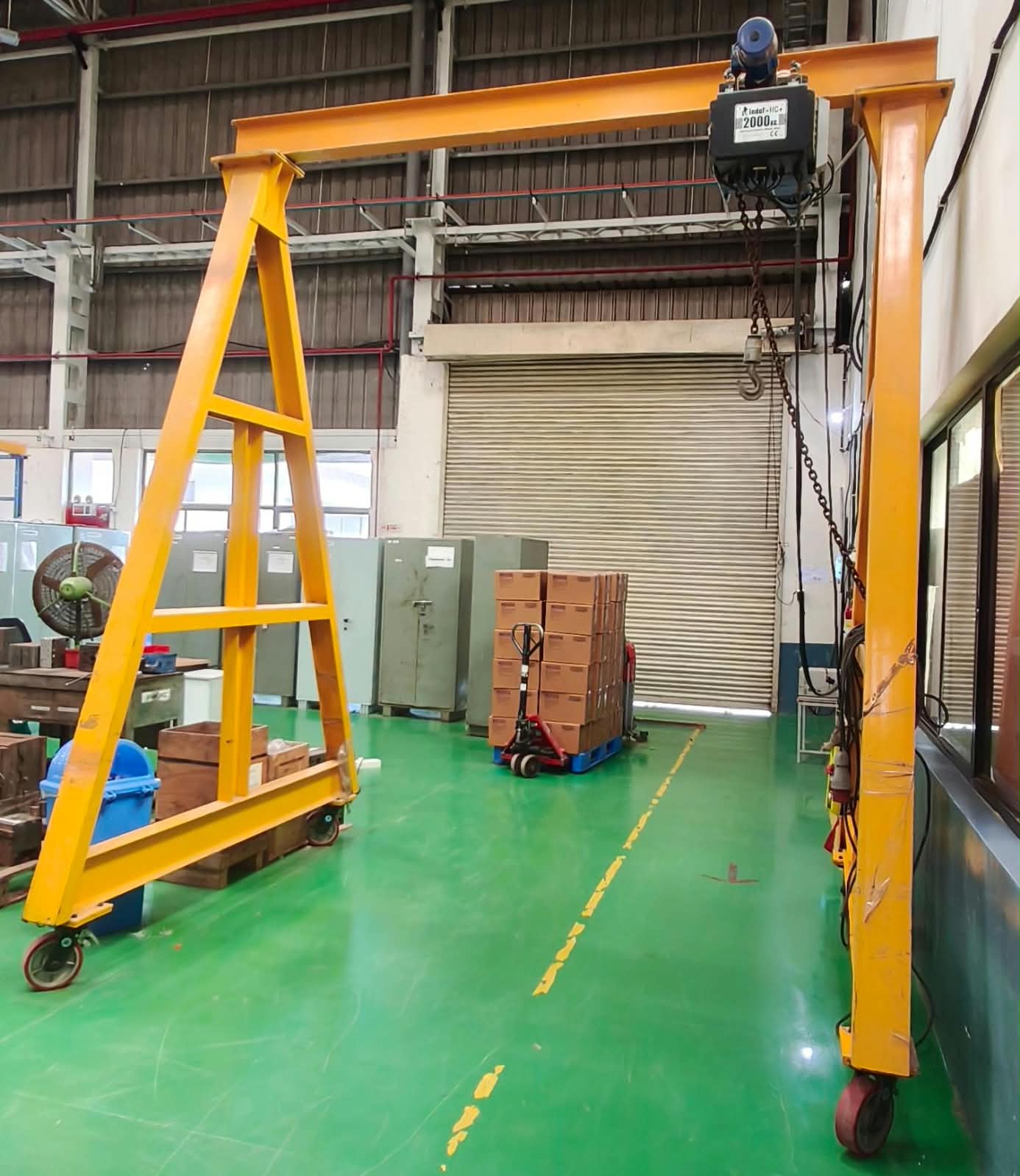 Stand Type Auto lifting crane — photo 1 of 2